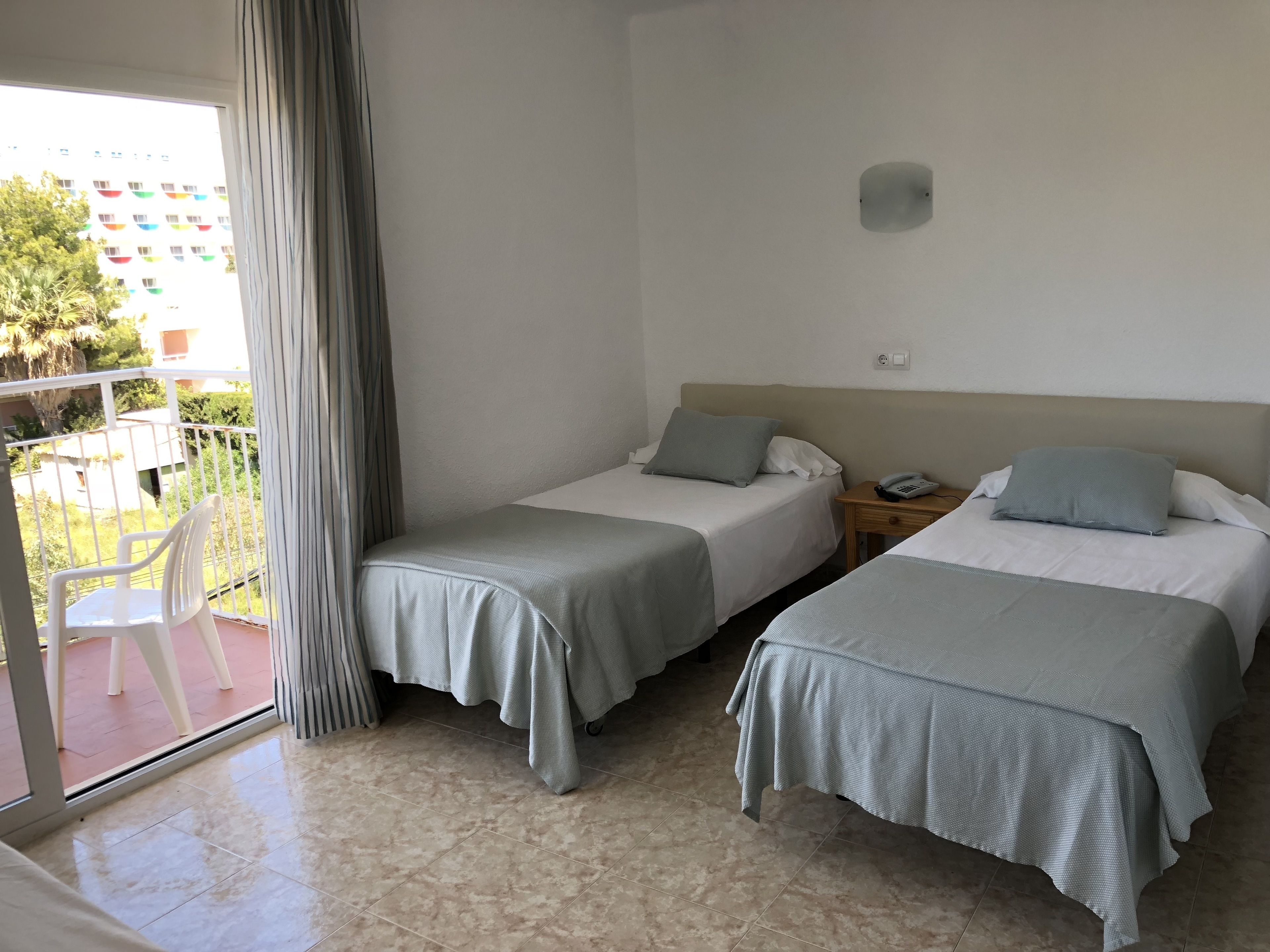 Houm Nets Hotel