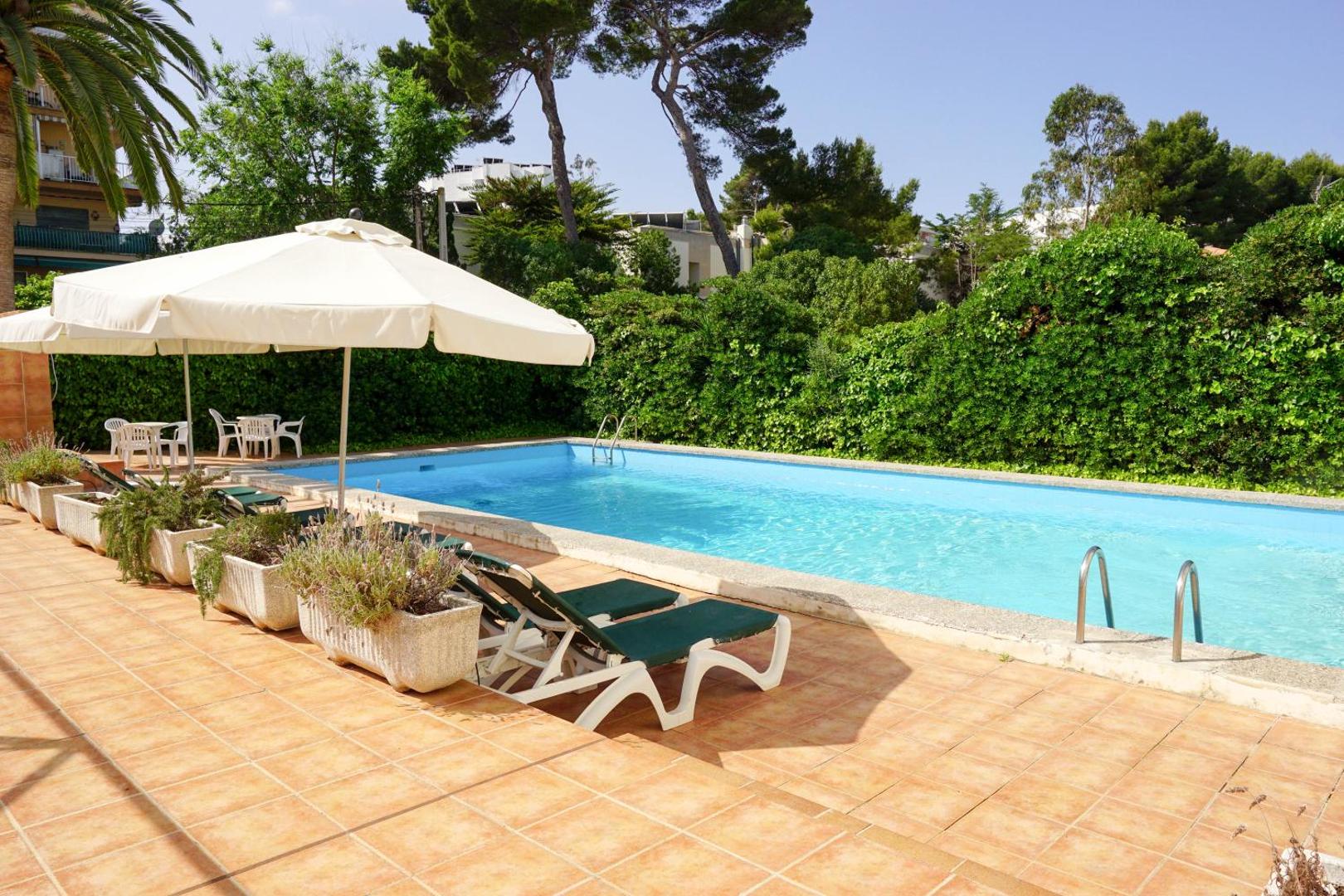 Houm Nets Hotel