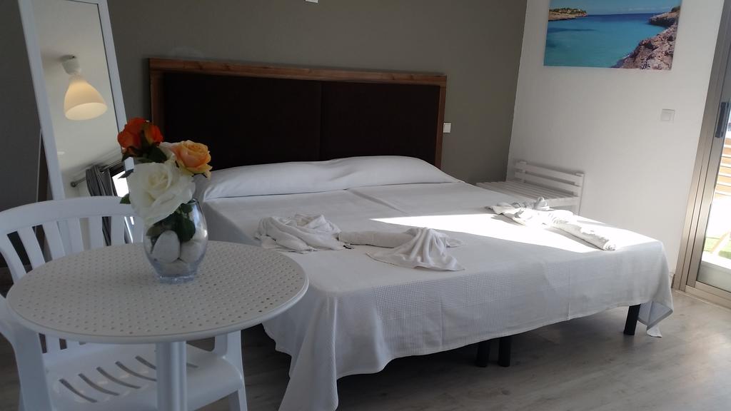 Es Nautico Suites