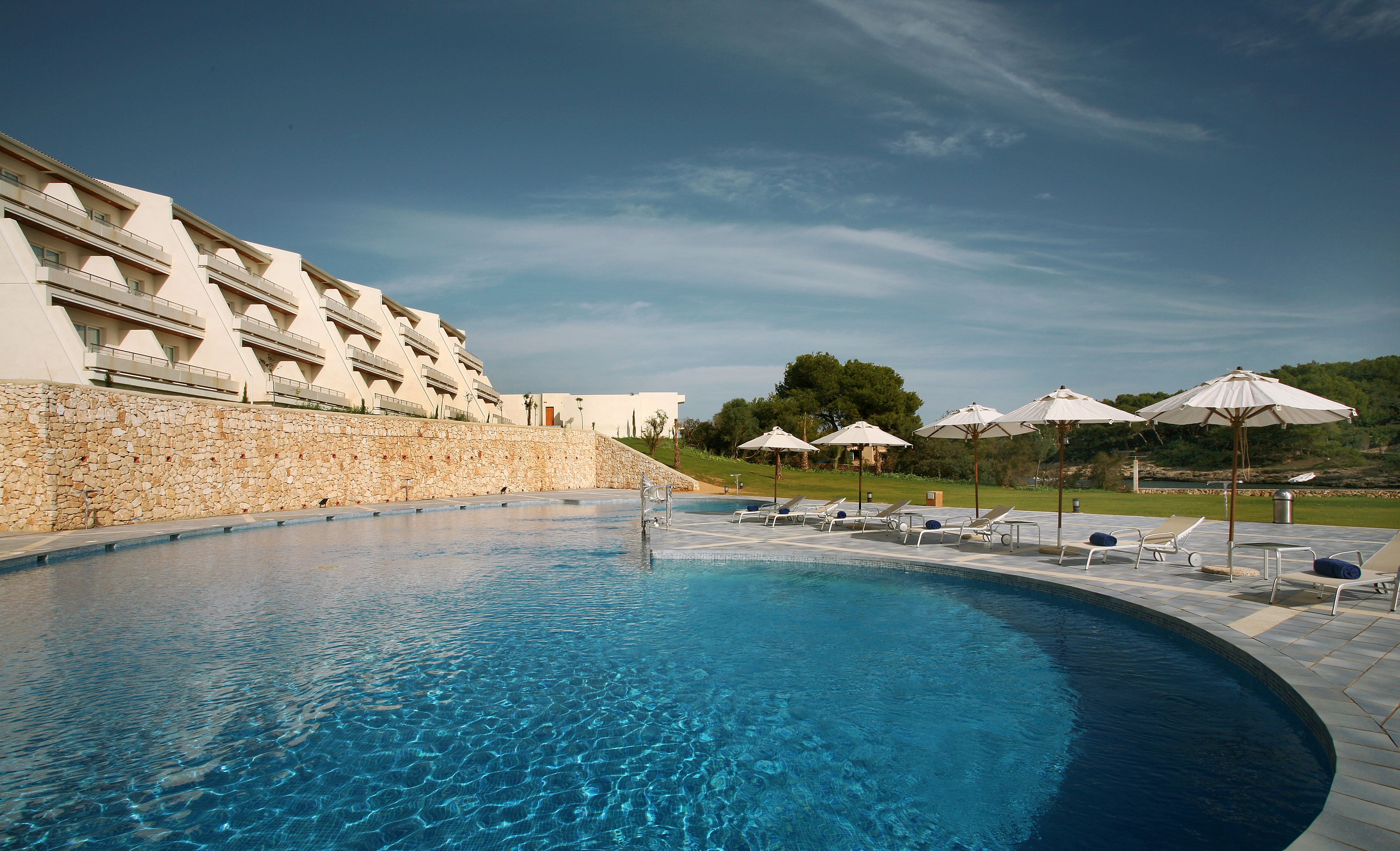 Ikos Porto Petro
