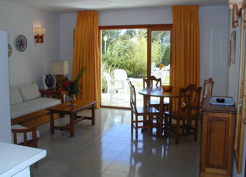Apartamentos LEO