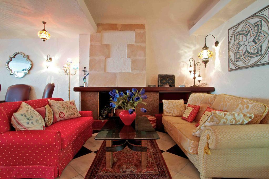 Paris Hostal