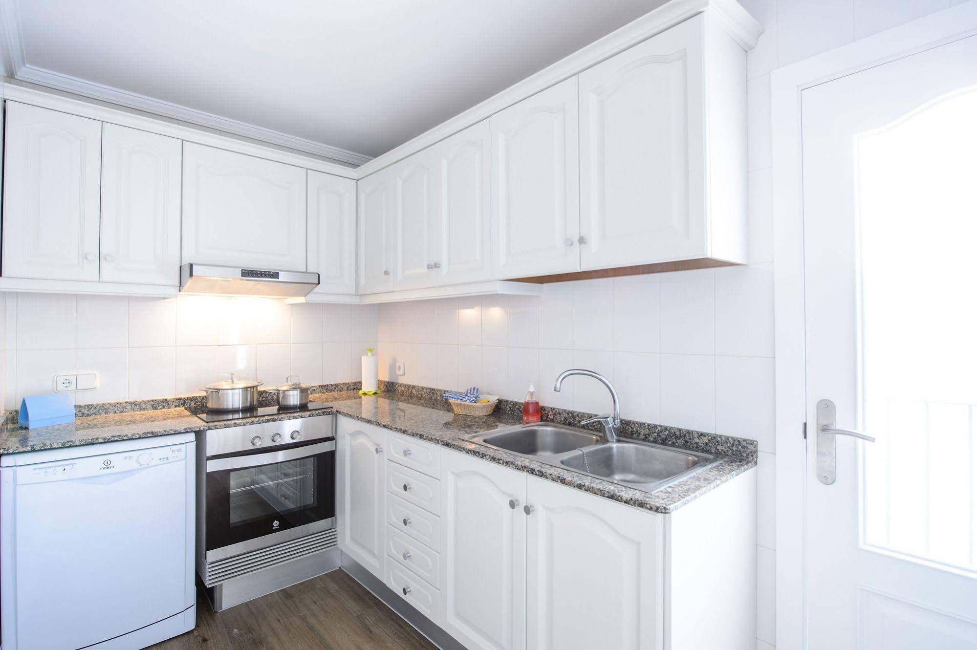 Lili Apartments