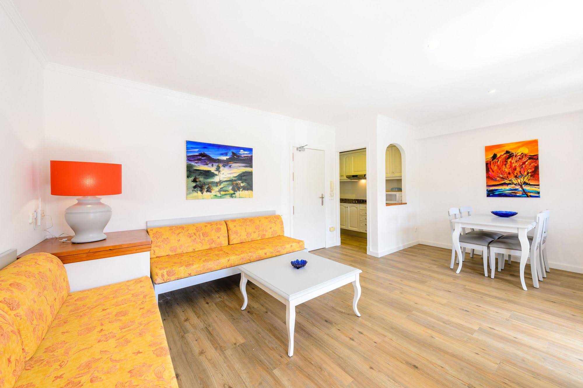Lili Apartments