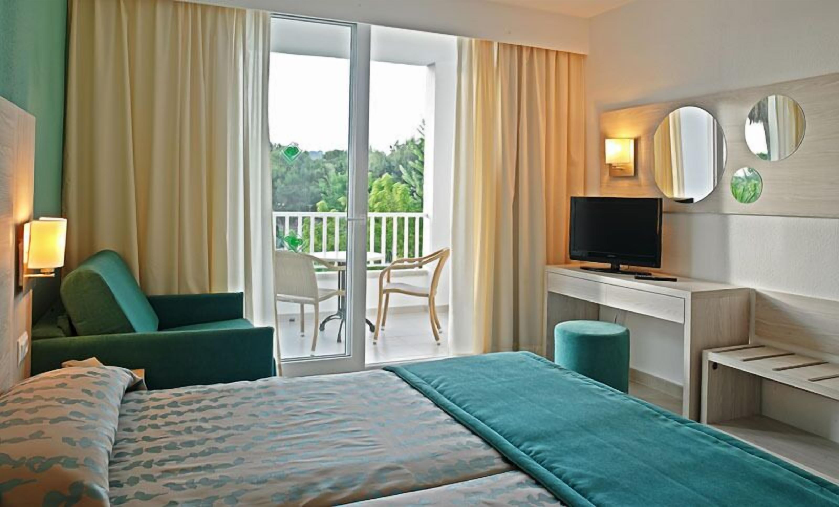 Protur Safari Park Aparthotel