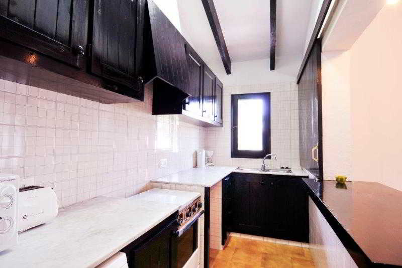 Complejo Piscina Binisafua