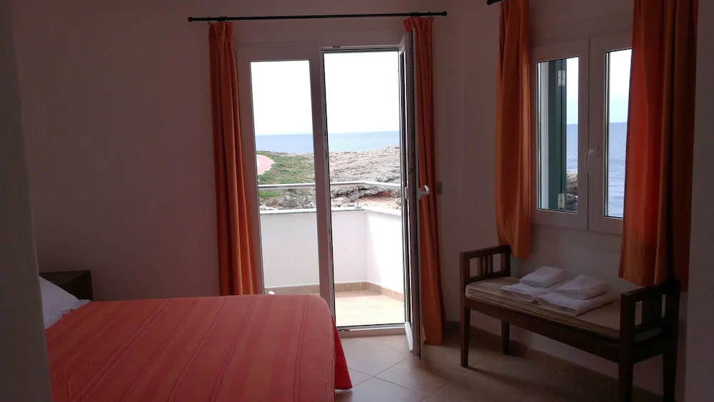Menurka-Villa Cala Blanca