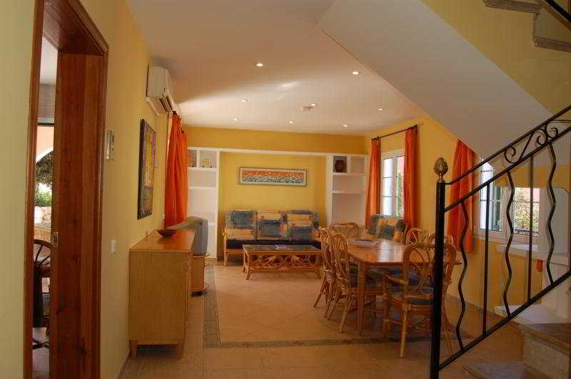 Cala Galdana Villas