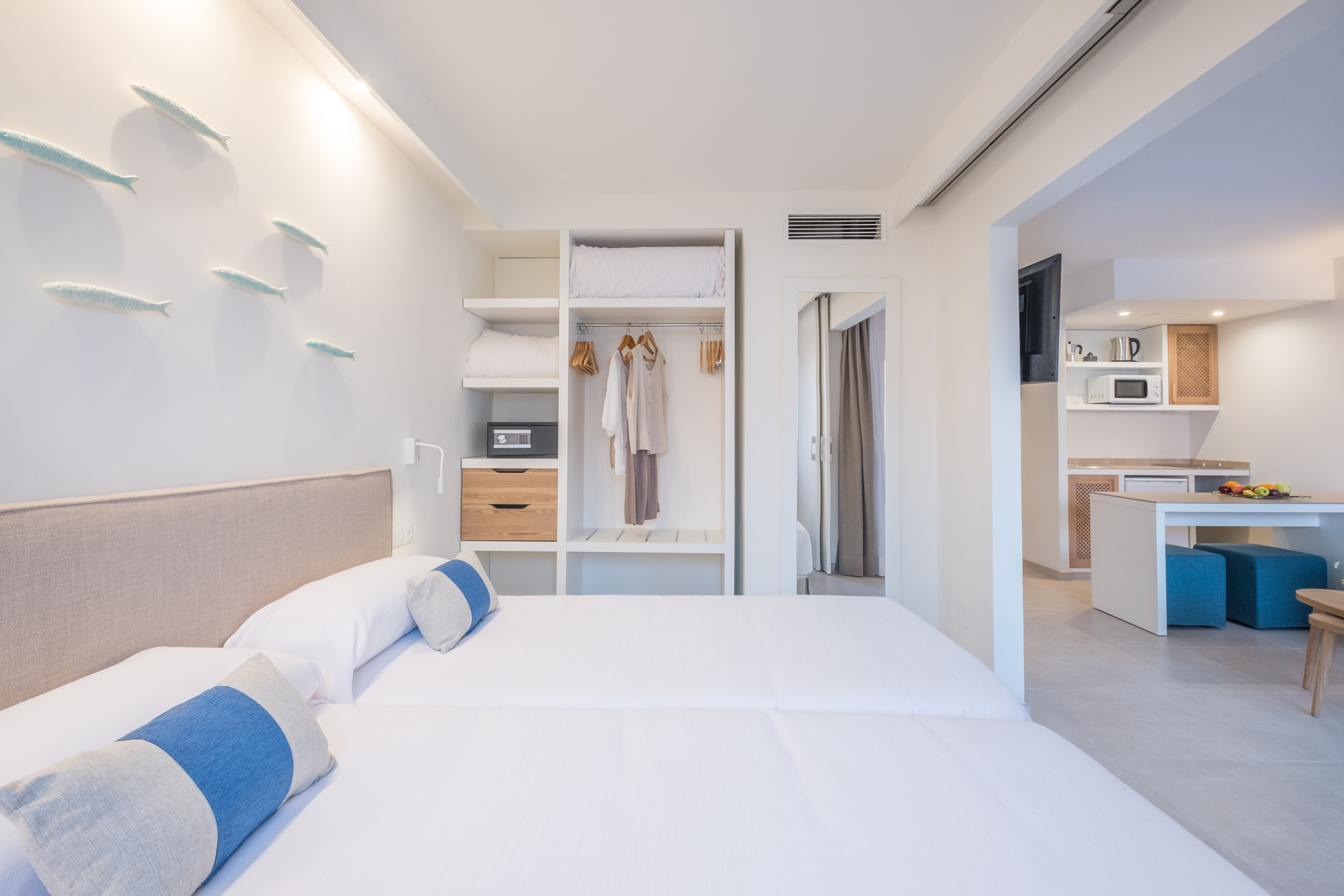 FERGUS Style Carema Beach