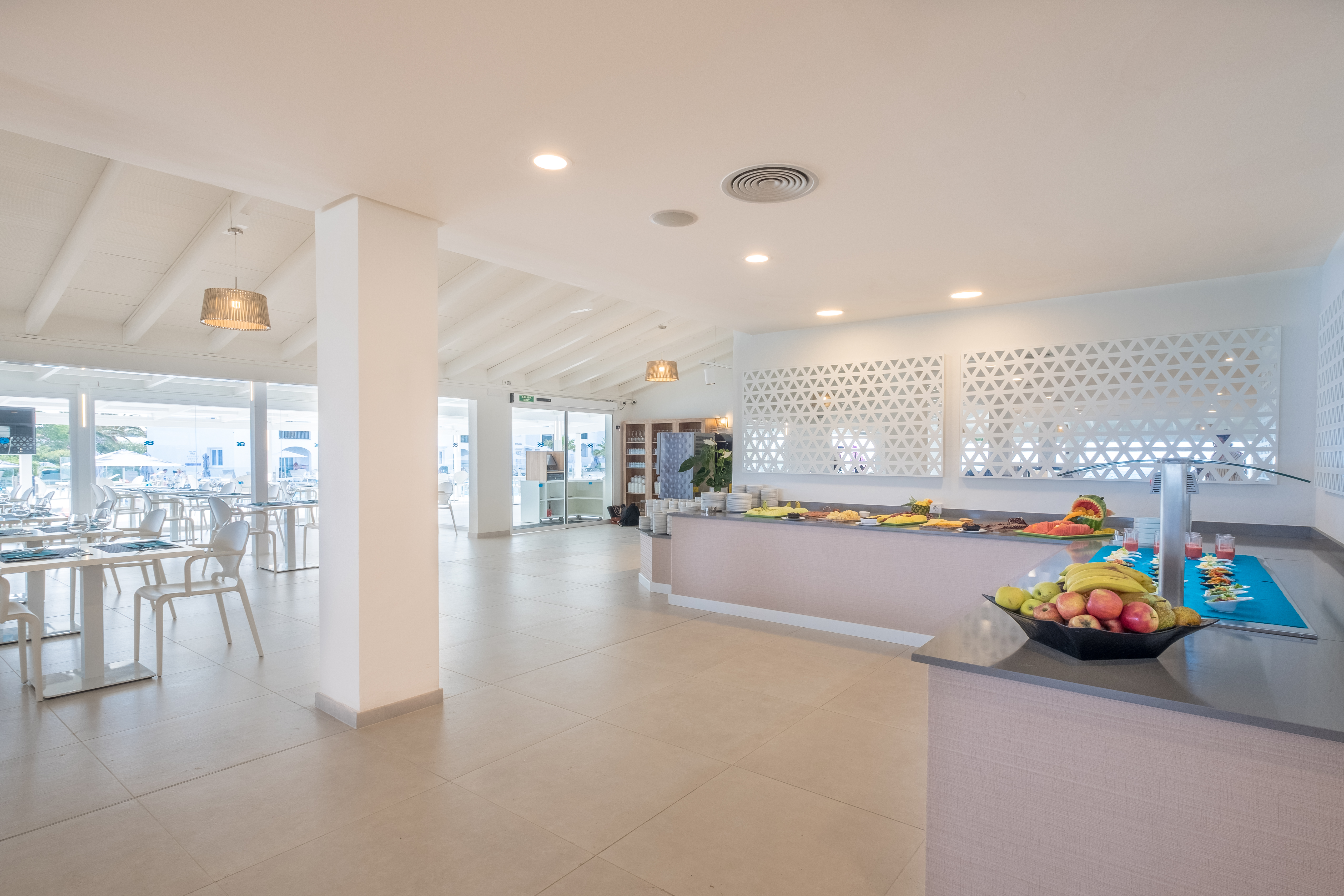 FERGUS Style Carema Beach