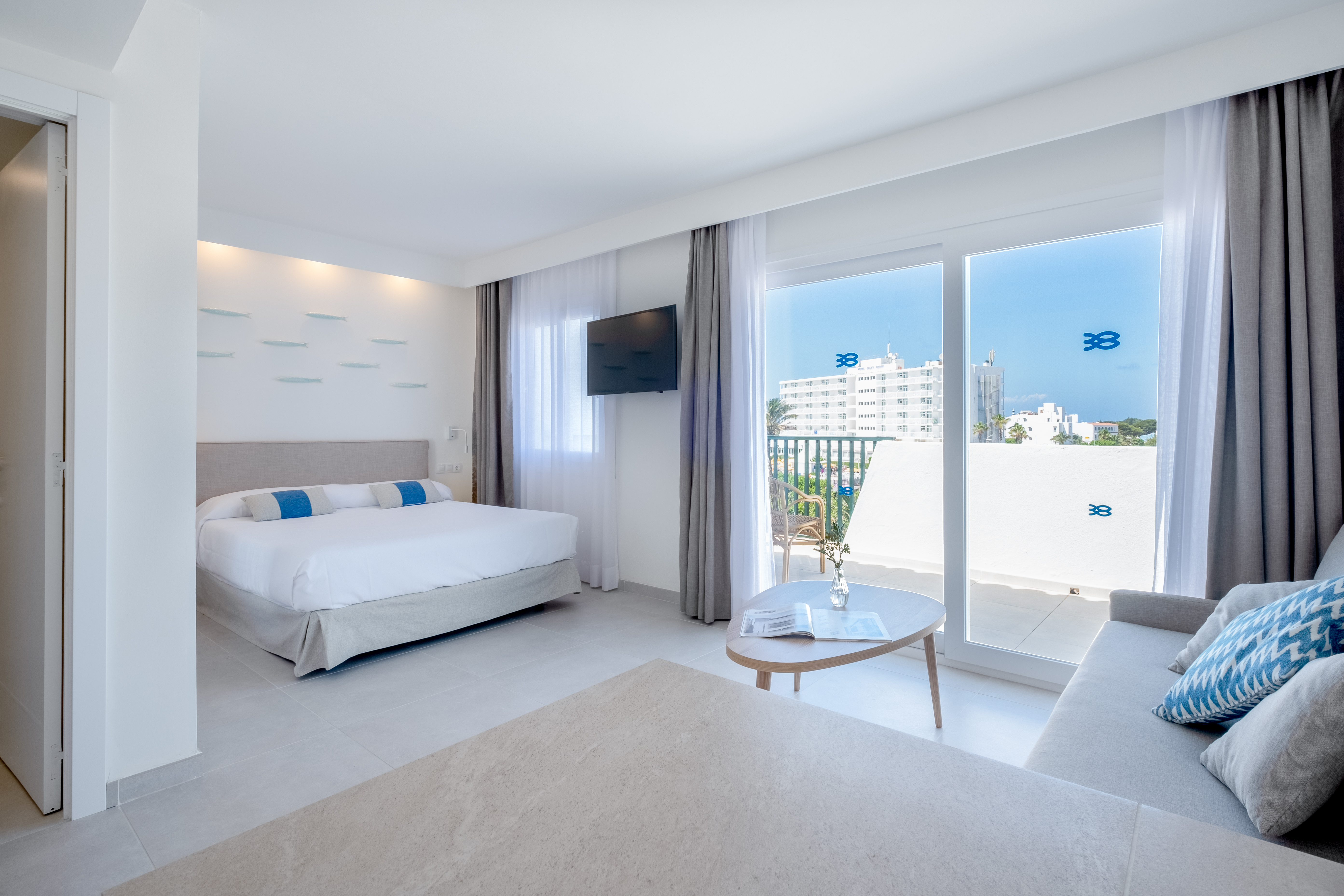 FERGUS Style Carema Beach