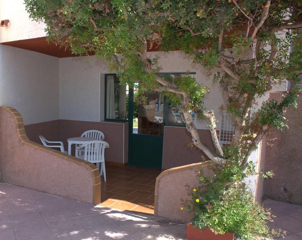Apartamentos los Lentiscos by Mij