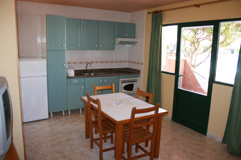 Apartamentos los Lentiscos by Mij