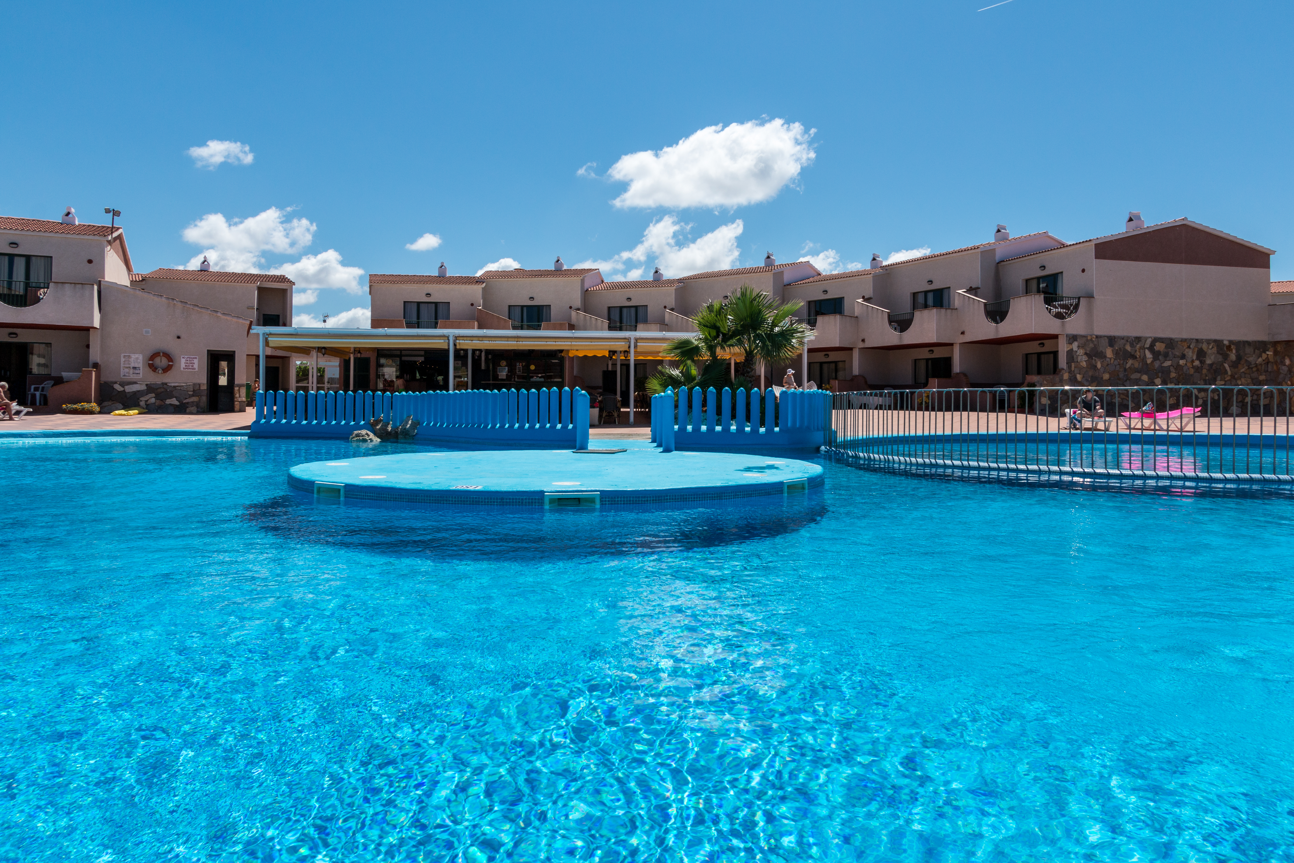 Apartamentos los Lentiscos by Mij