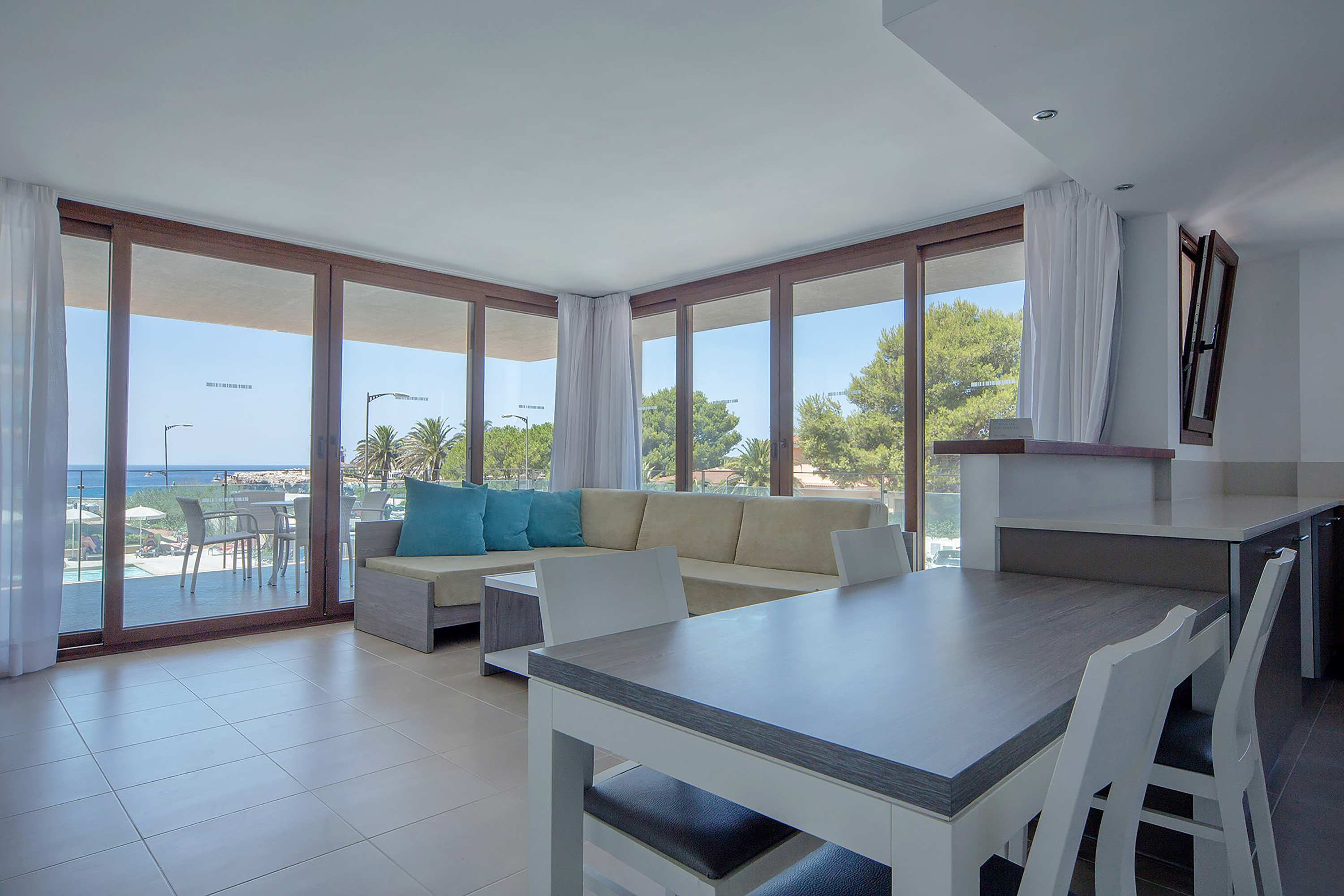 Ferrer Skyline Aparthotel