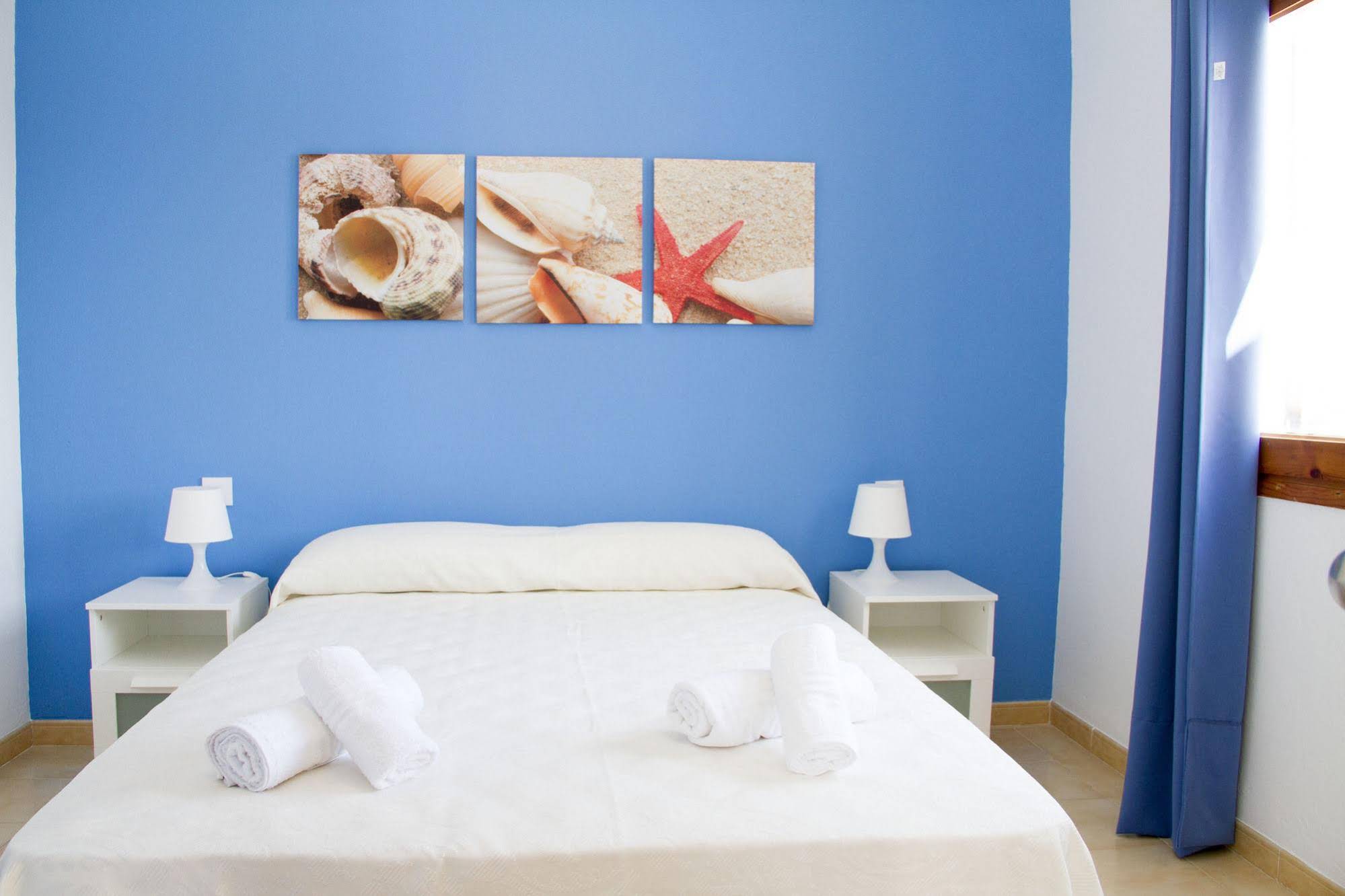 Apartamentos Blue Beach by Escape Home