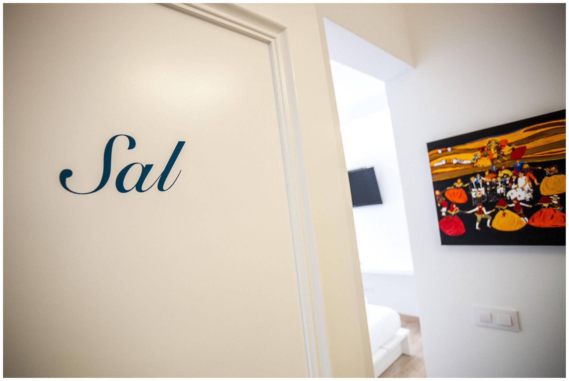 Cheap & Chic Hotel