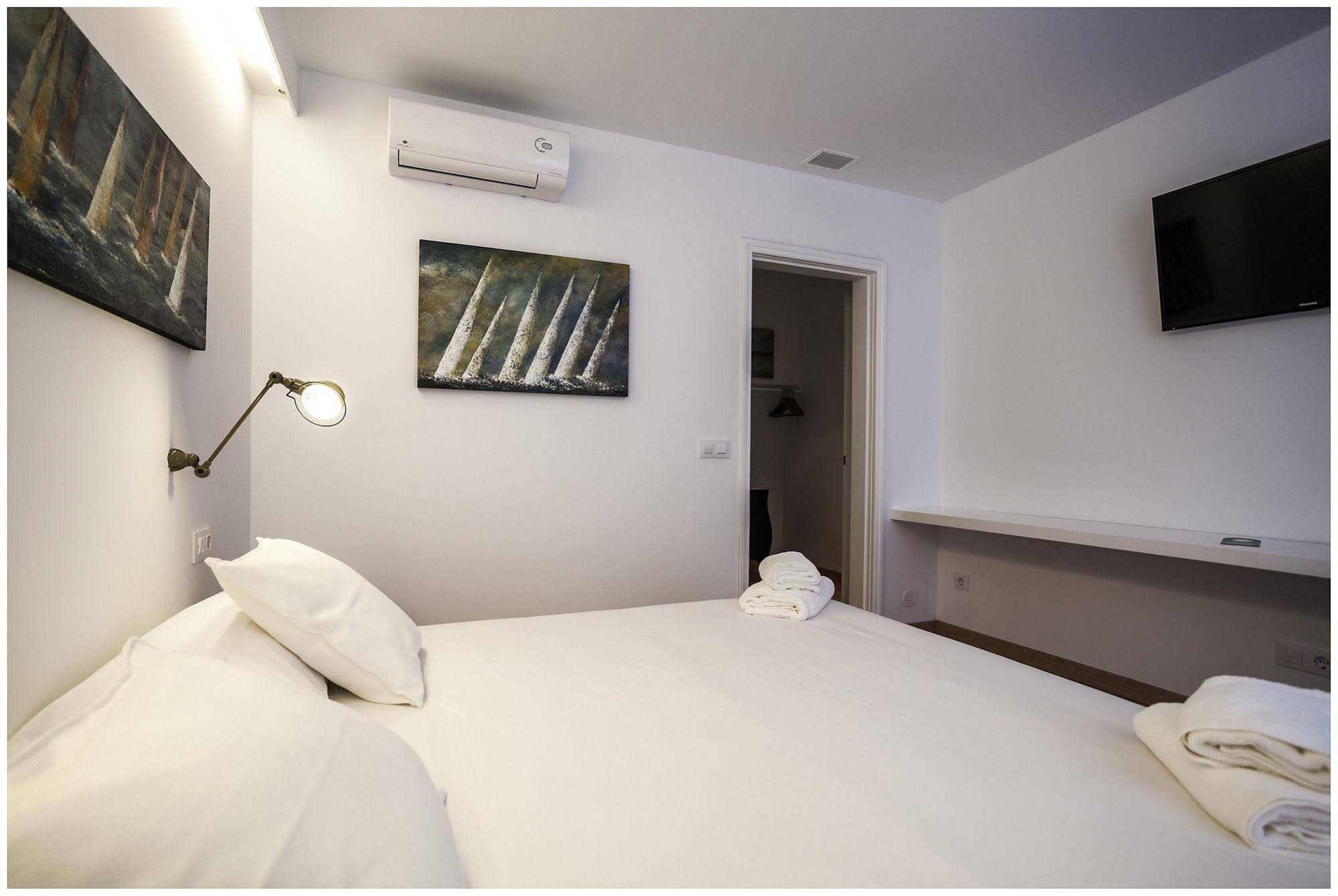 Cheap & Chic Hotel