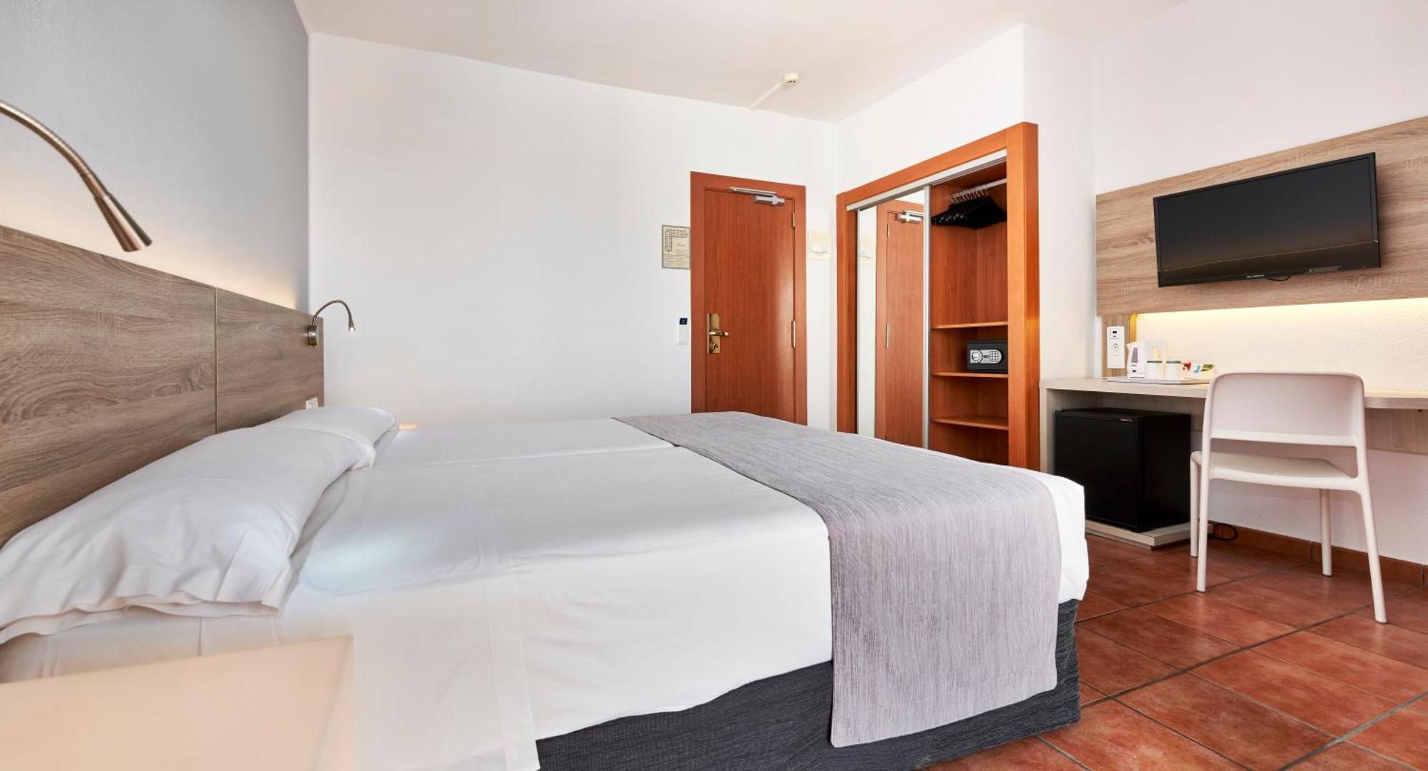 Globales Los Delfines Hotel