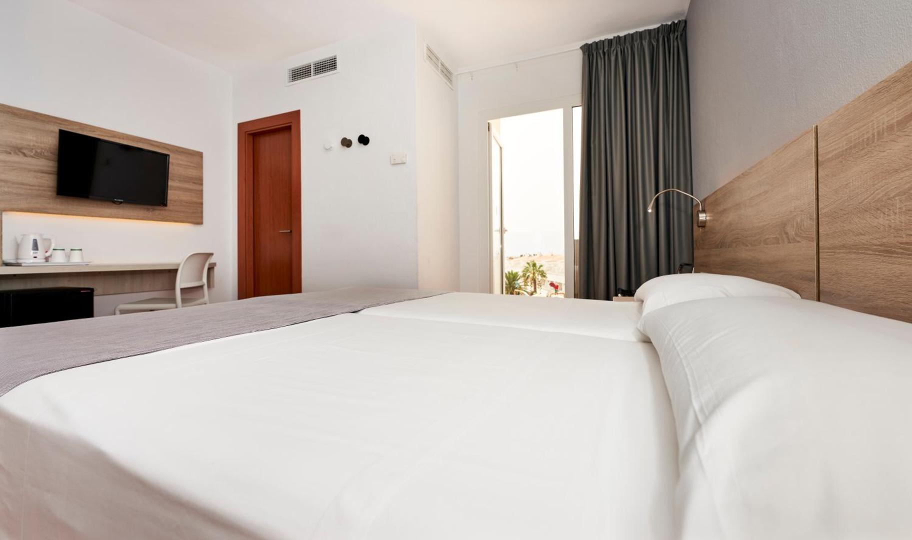 Globales Los Delfines Hotel