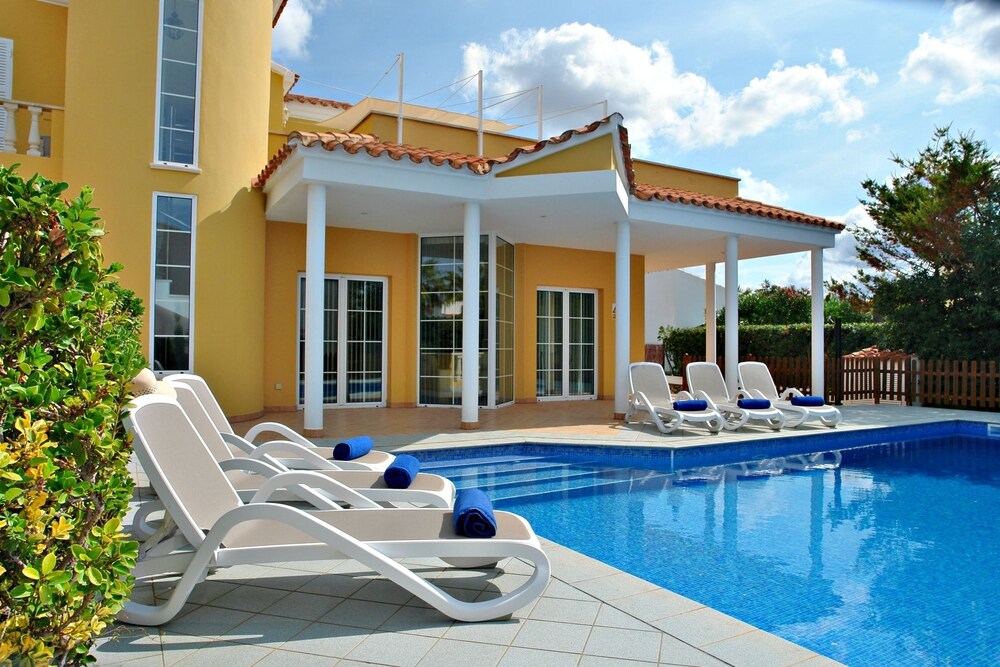Villa Capricorn