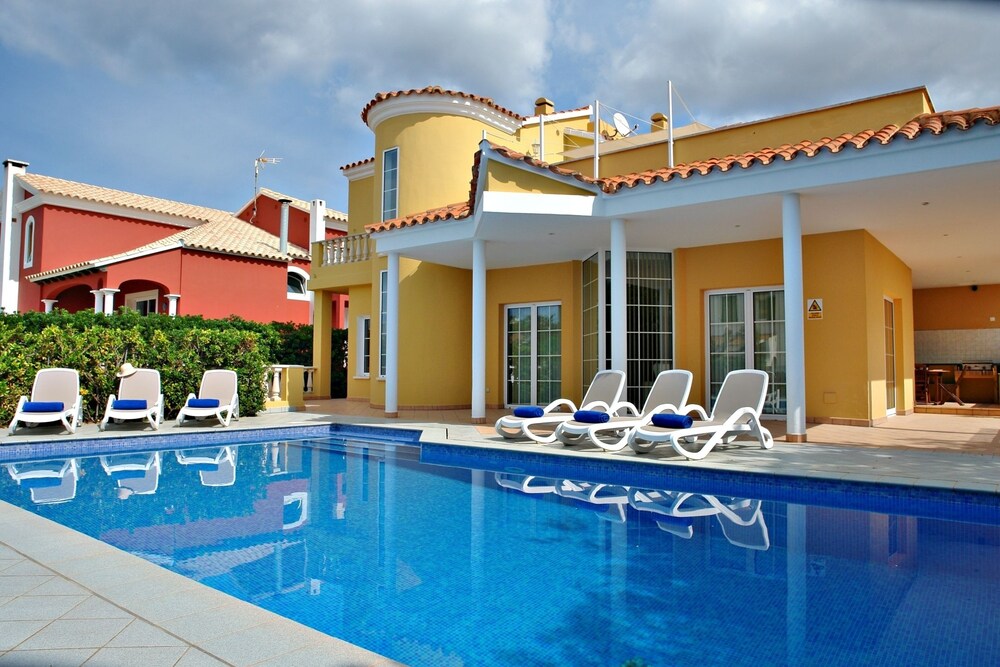 Villa Capricorn