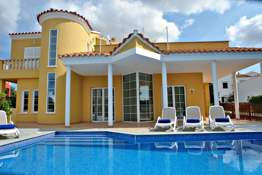 Villa Capricorn