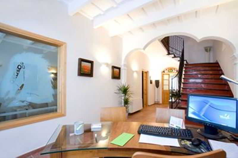 Es Mercadal Hotel