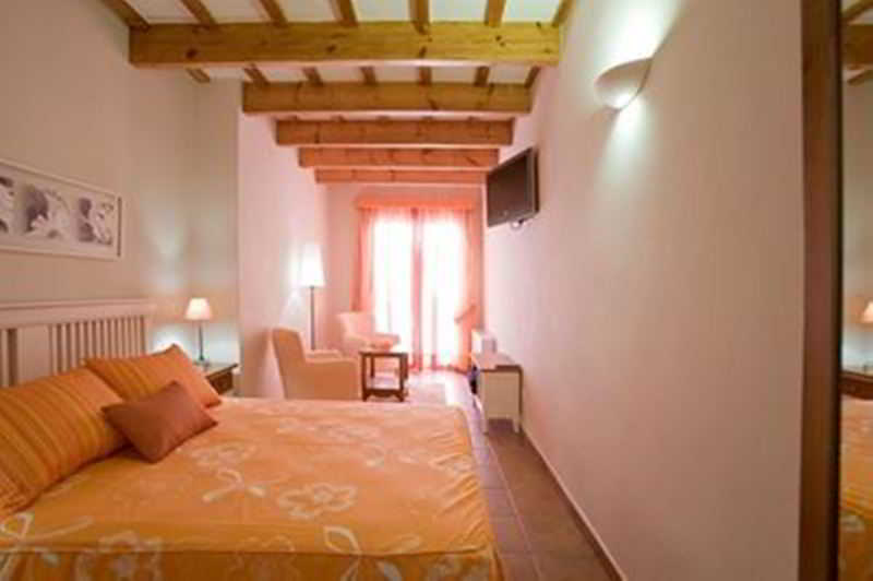 Es Mercadal Hotel