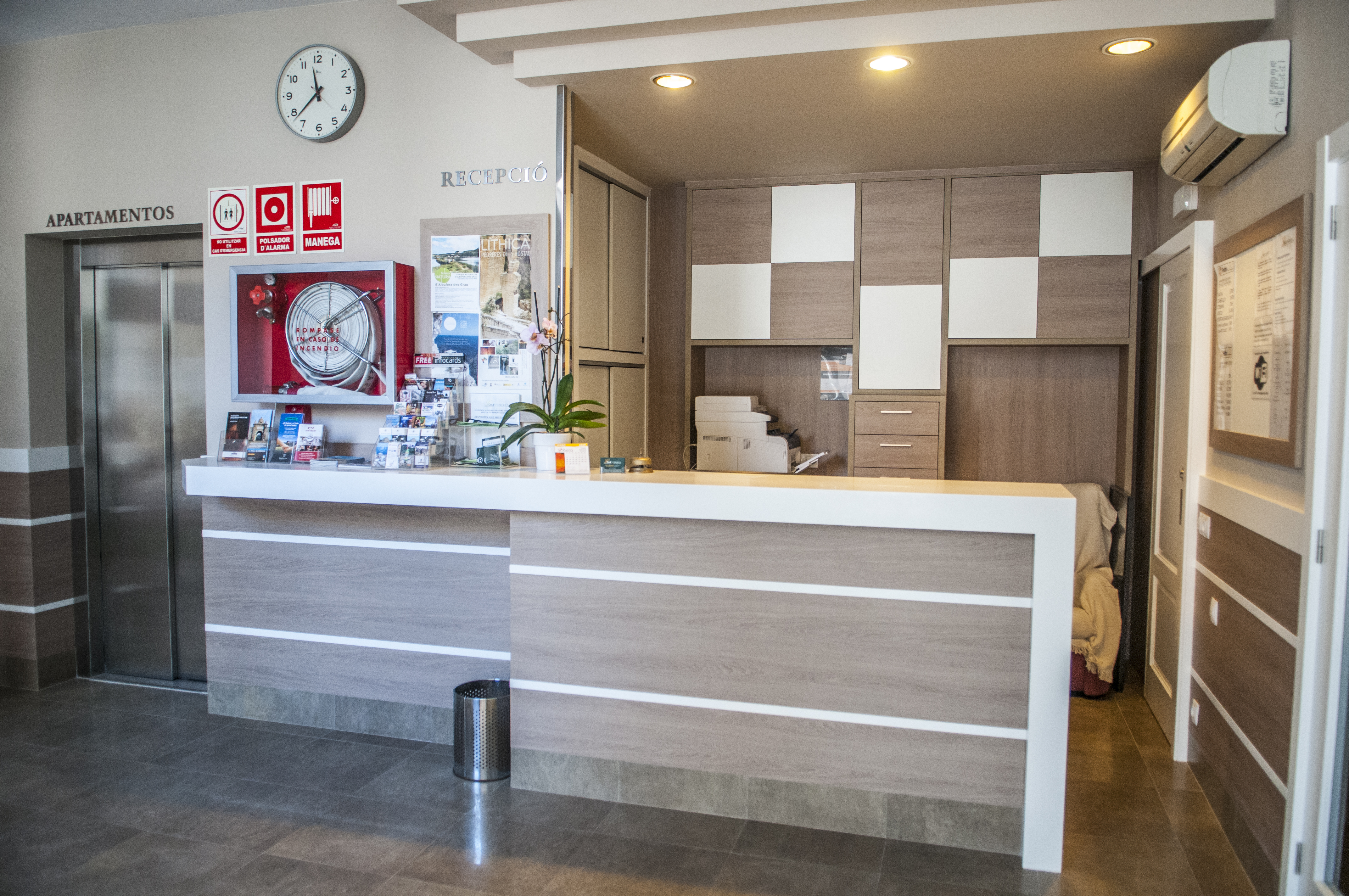 Loar Ferreries Apartments