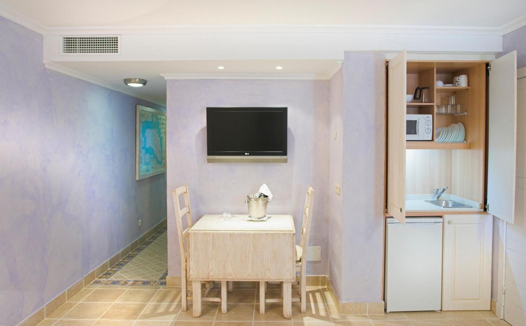 Royal Son Bou Family Club