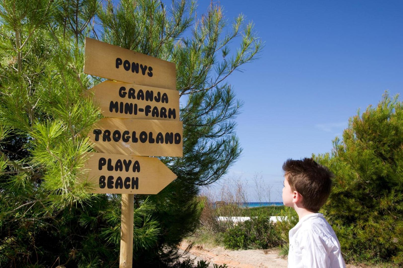 Royal Son Bou Family Club