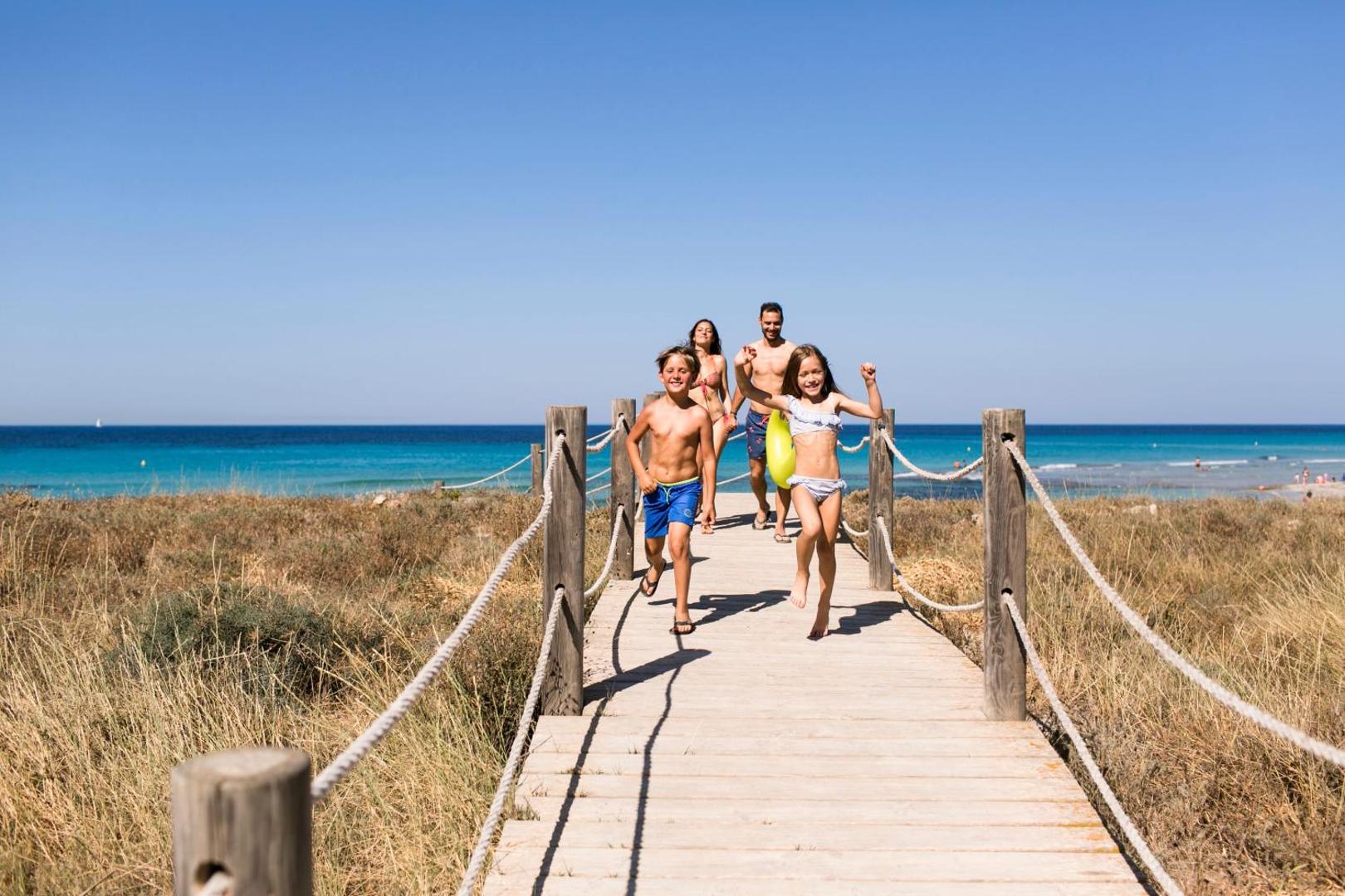 Royal Son Bou Family Club