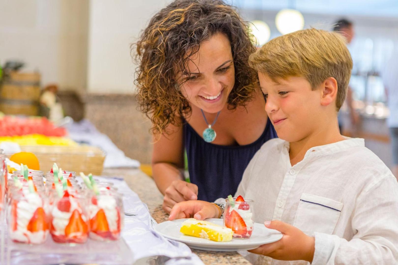 Royal Son Bou Family Club