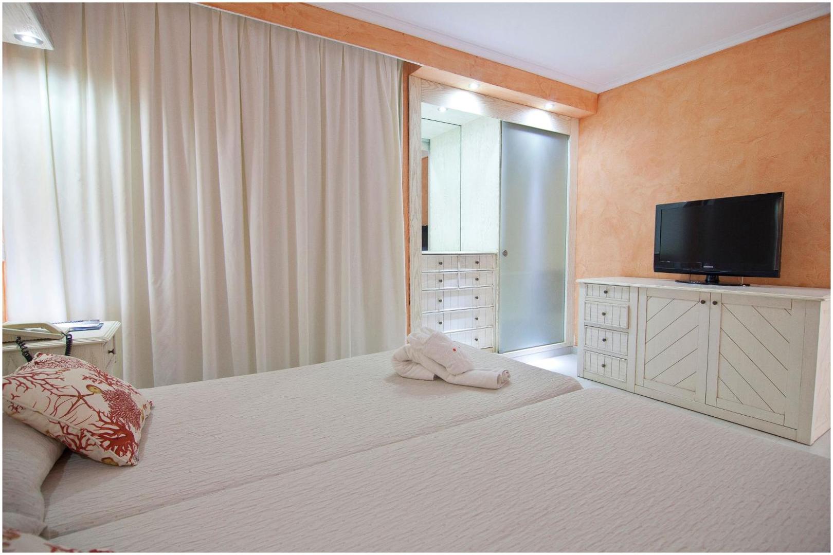 Royal Son Bou Family Club