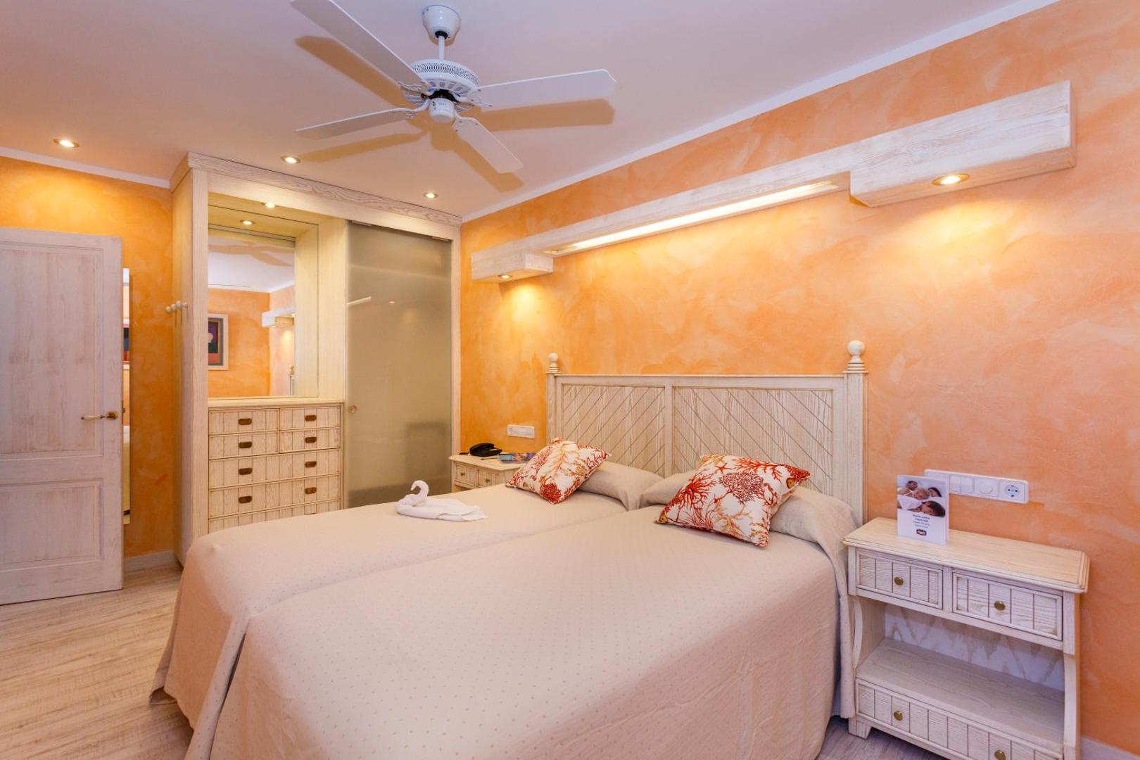 Royal Son Bou Family Club