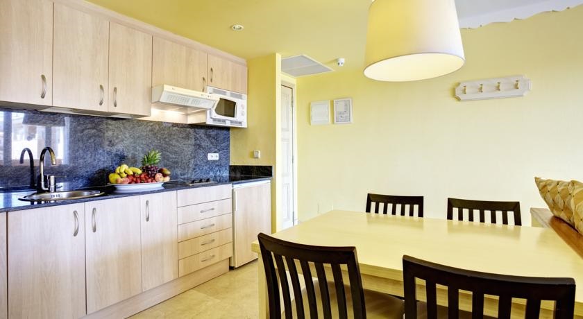 Grupotel Macarella Suites & Spa
