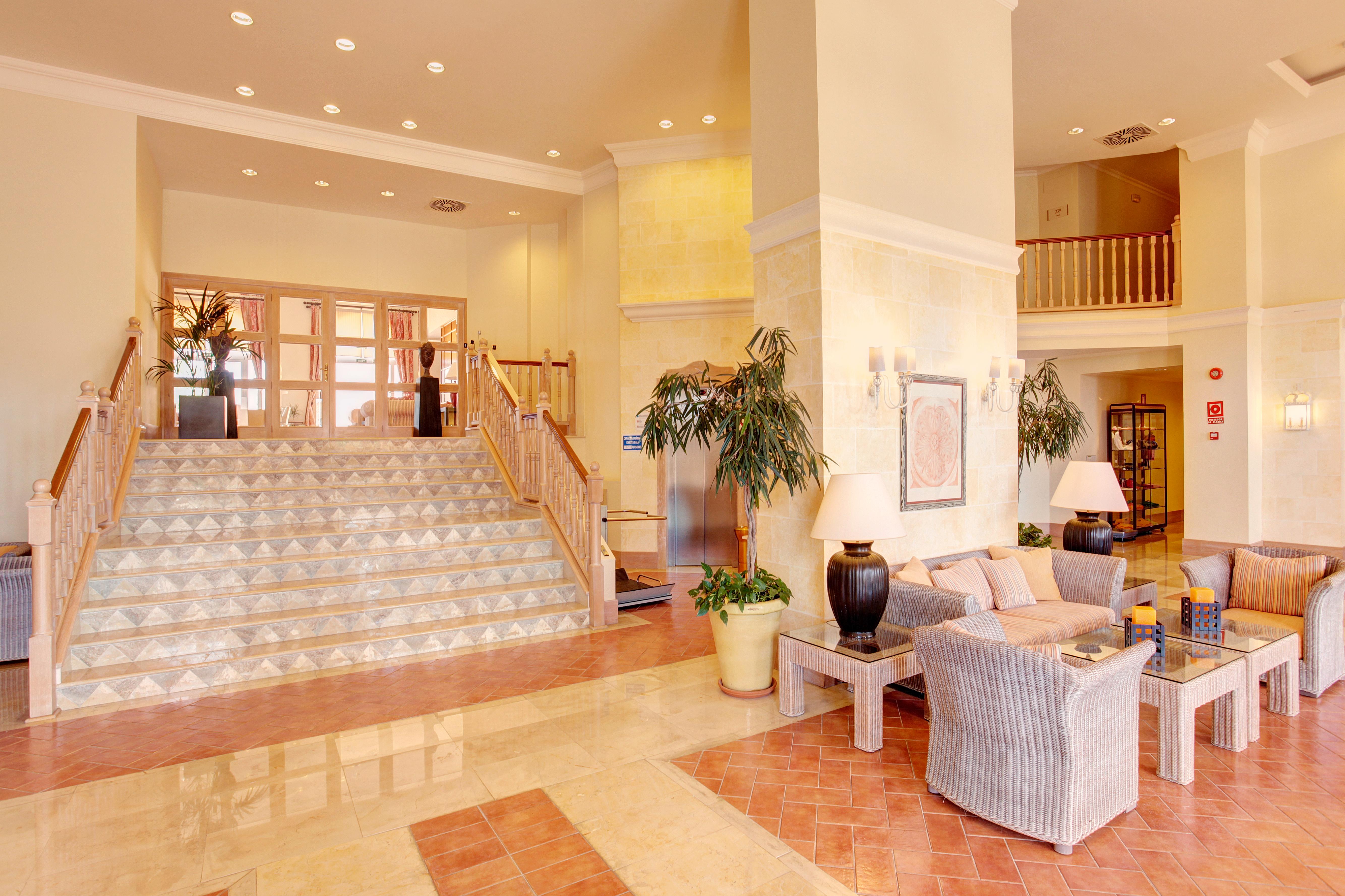 Grupotel Macarella Suites & Spa