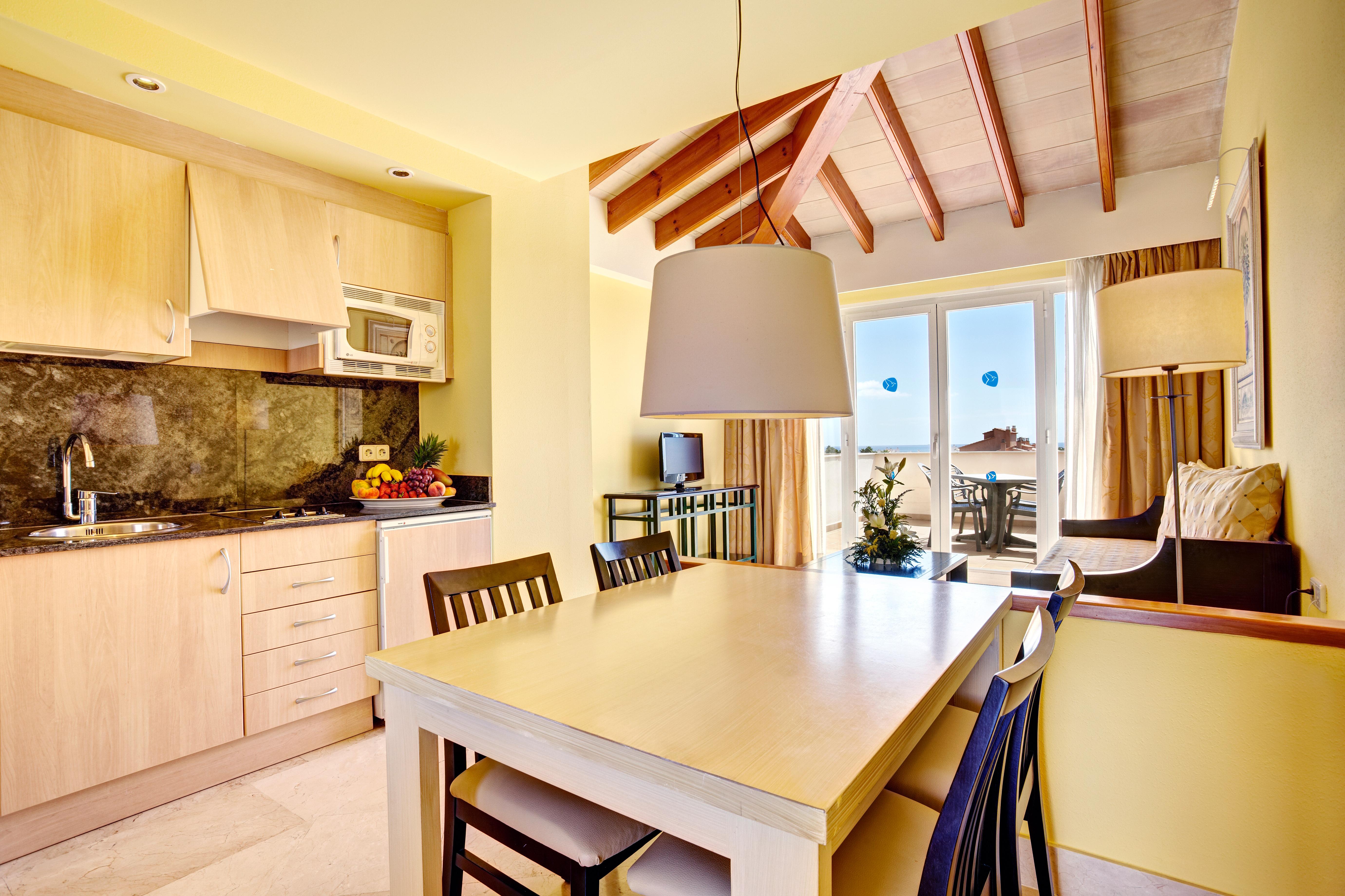 Grupotel Macarella Suites & Spa