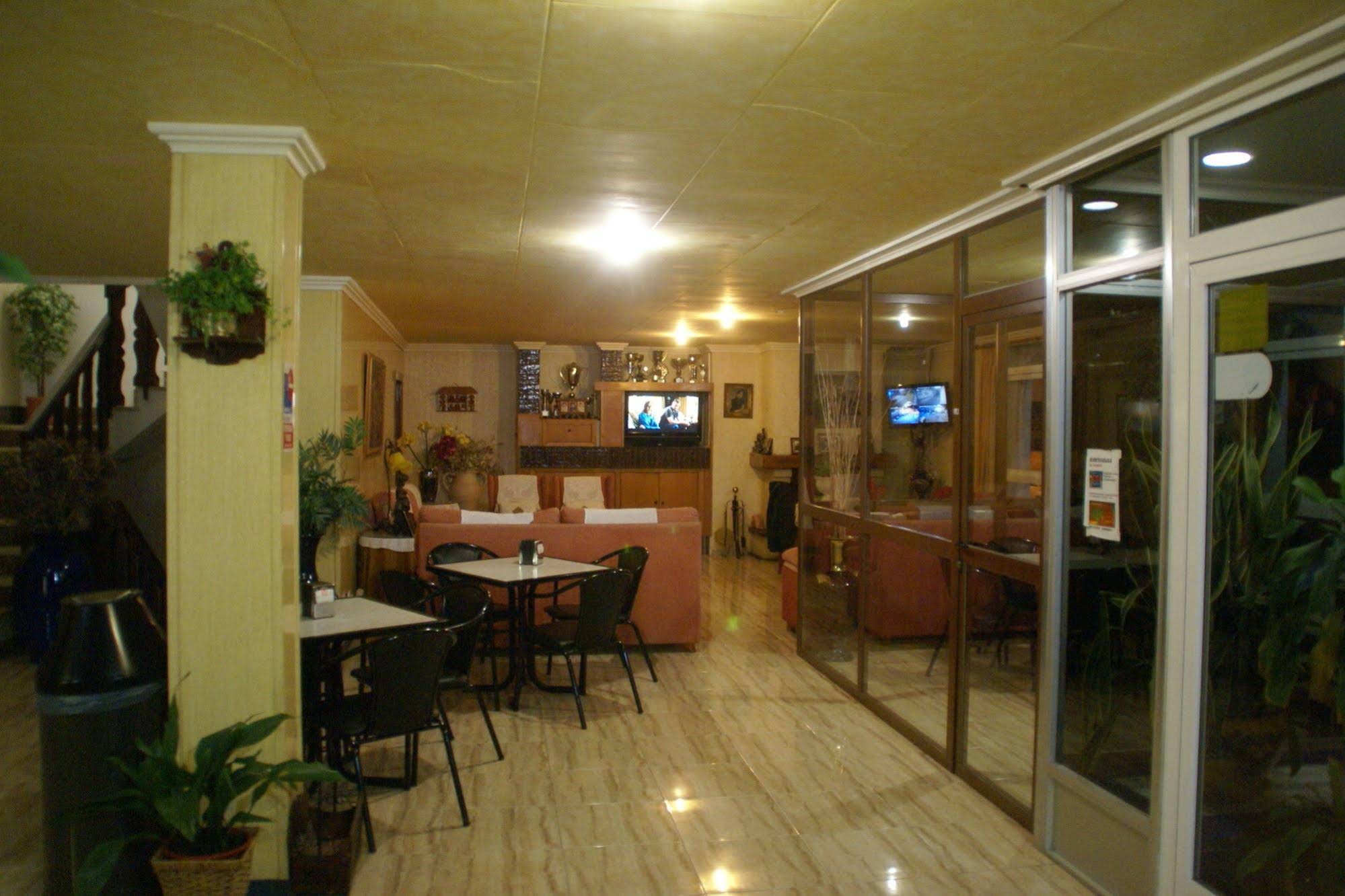 Hotel y Apartamentos Sierra Mar