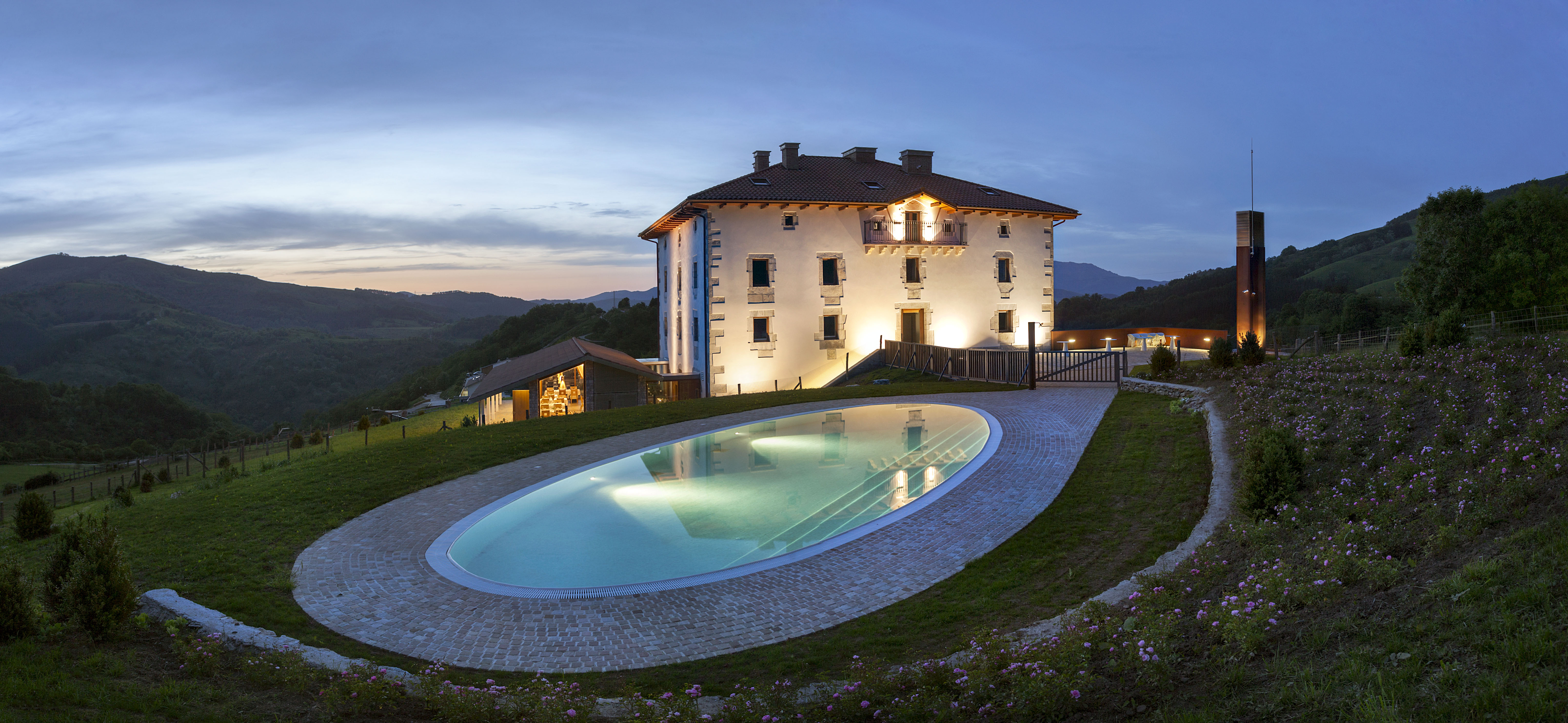 Palacio de Yrisarri by IrriSarri Land