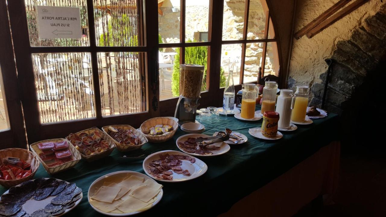 Els Roures Hostal