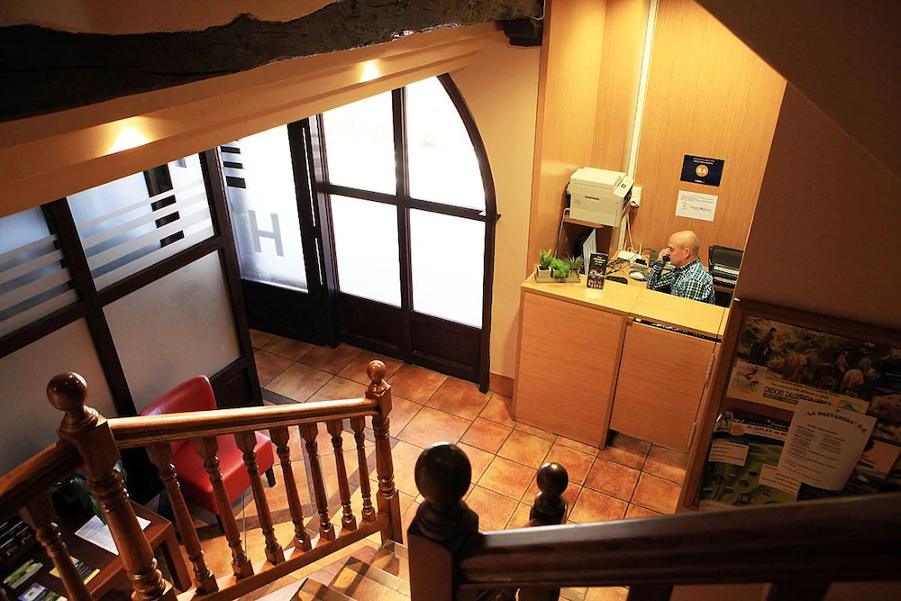 Trinquete Antxitonea Hotel
