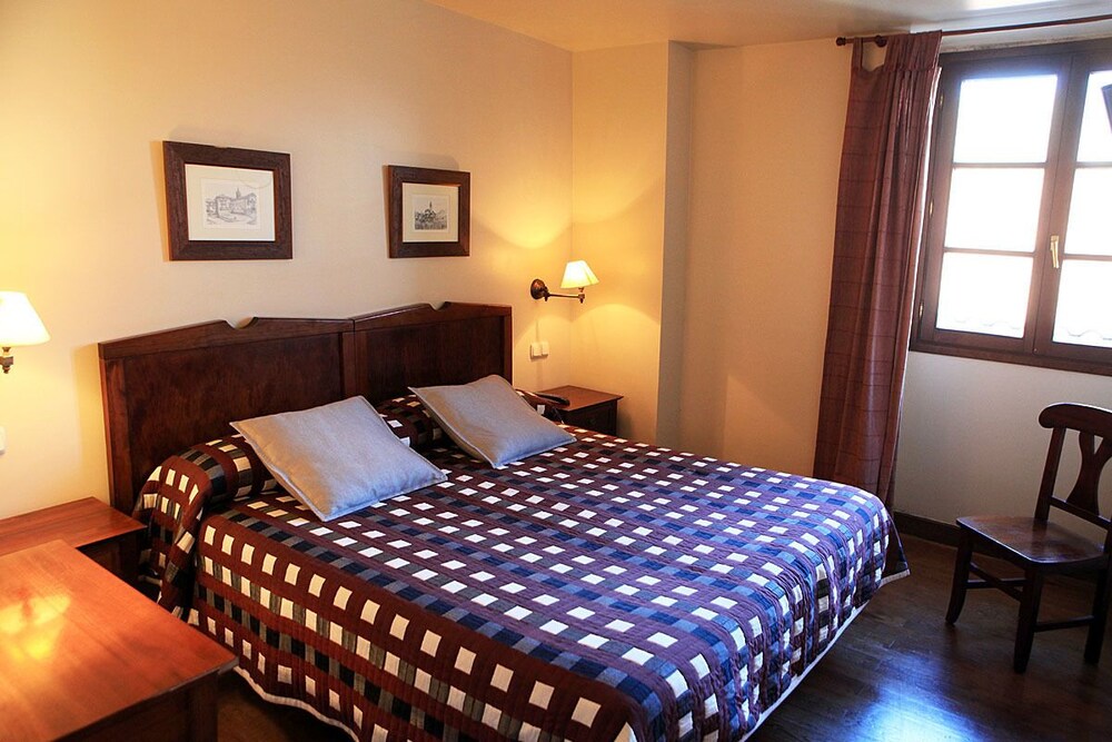 Trinquete Antxitonea Hotel