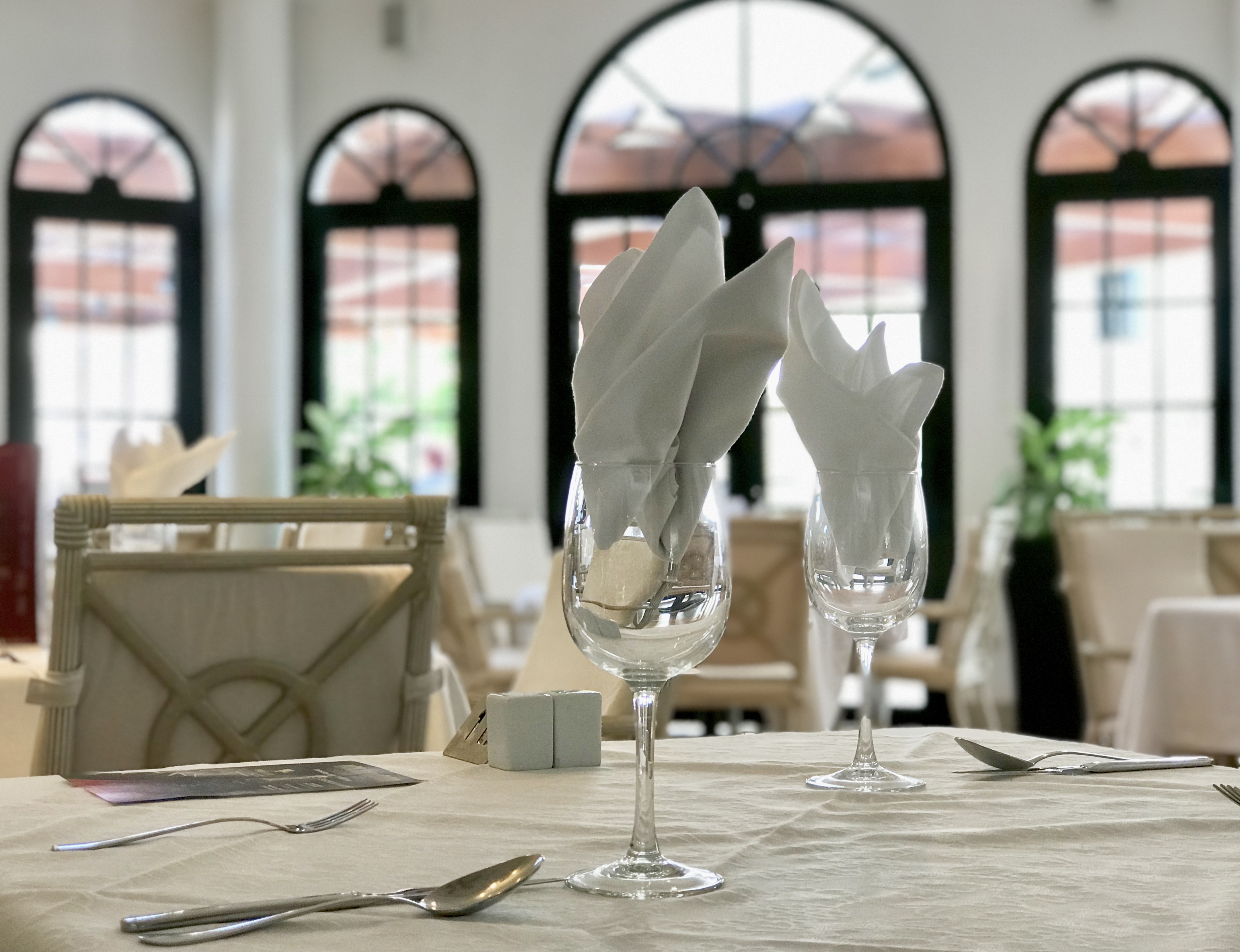 Ona Hollywood Mirage