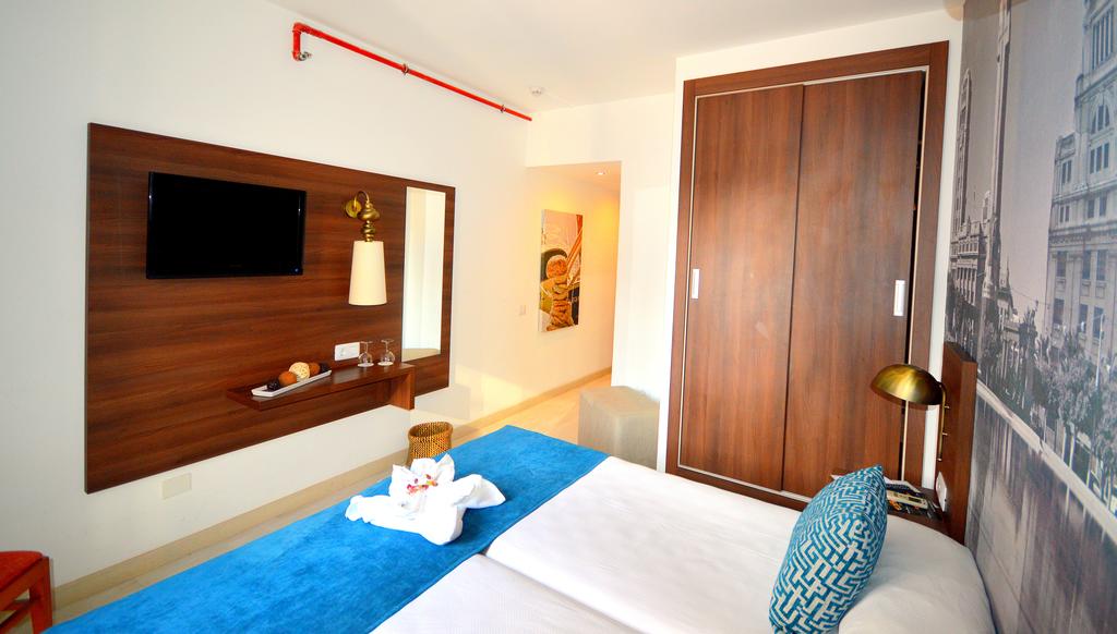 Hotel Adonis Plaza