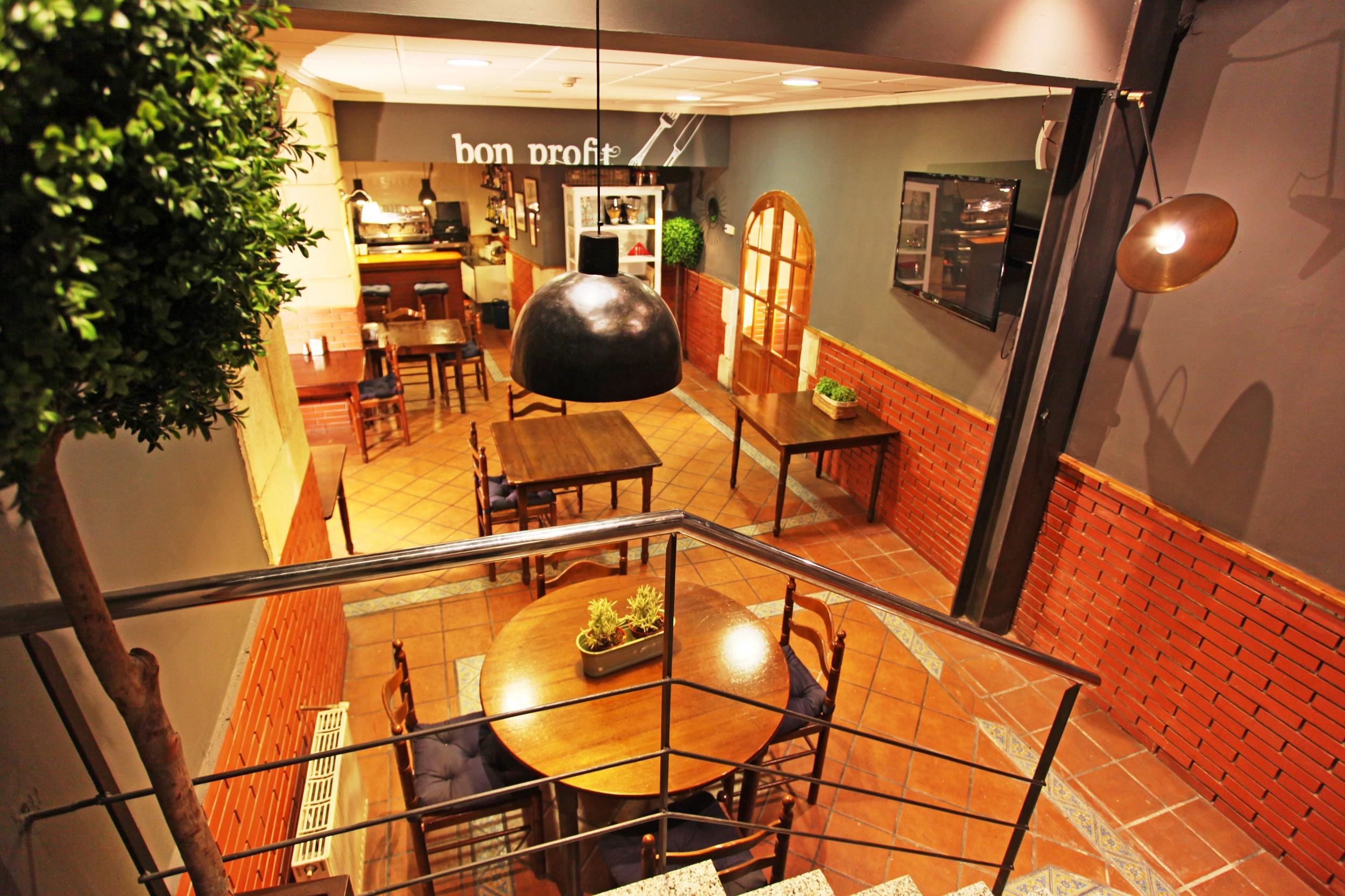 Savoy Hostal
