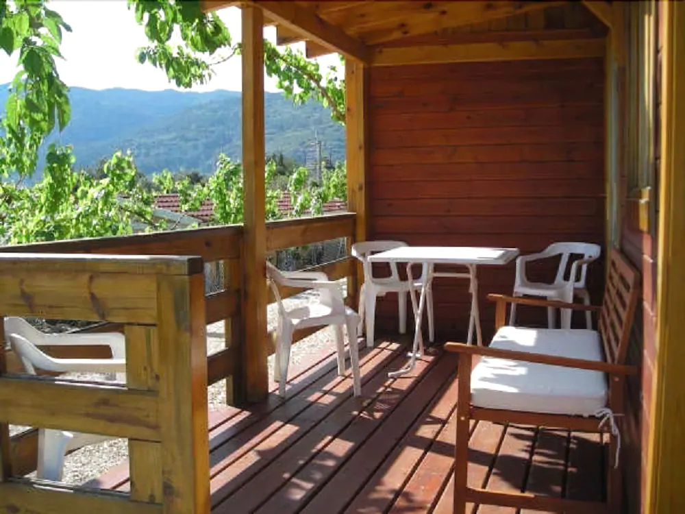 Cabanas y Bungalows La Falaguera