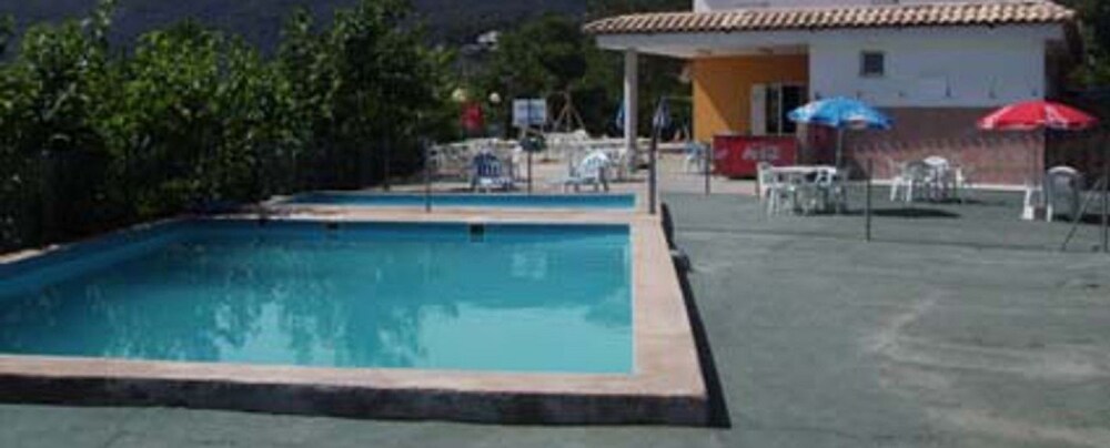 Cabanas y Bungalows La Falaguera