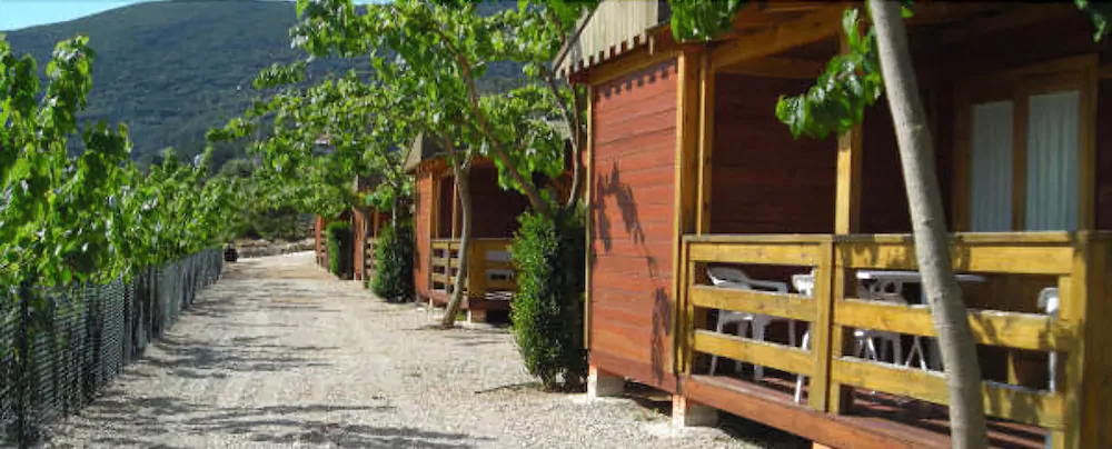 Cabanas y Bungalows La Falaguera